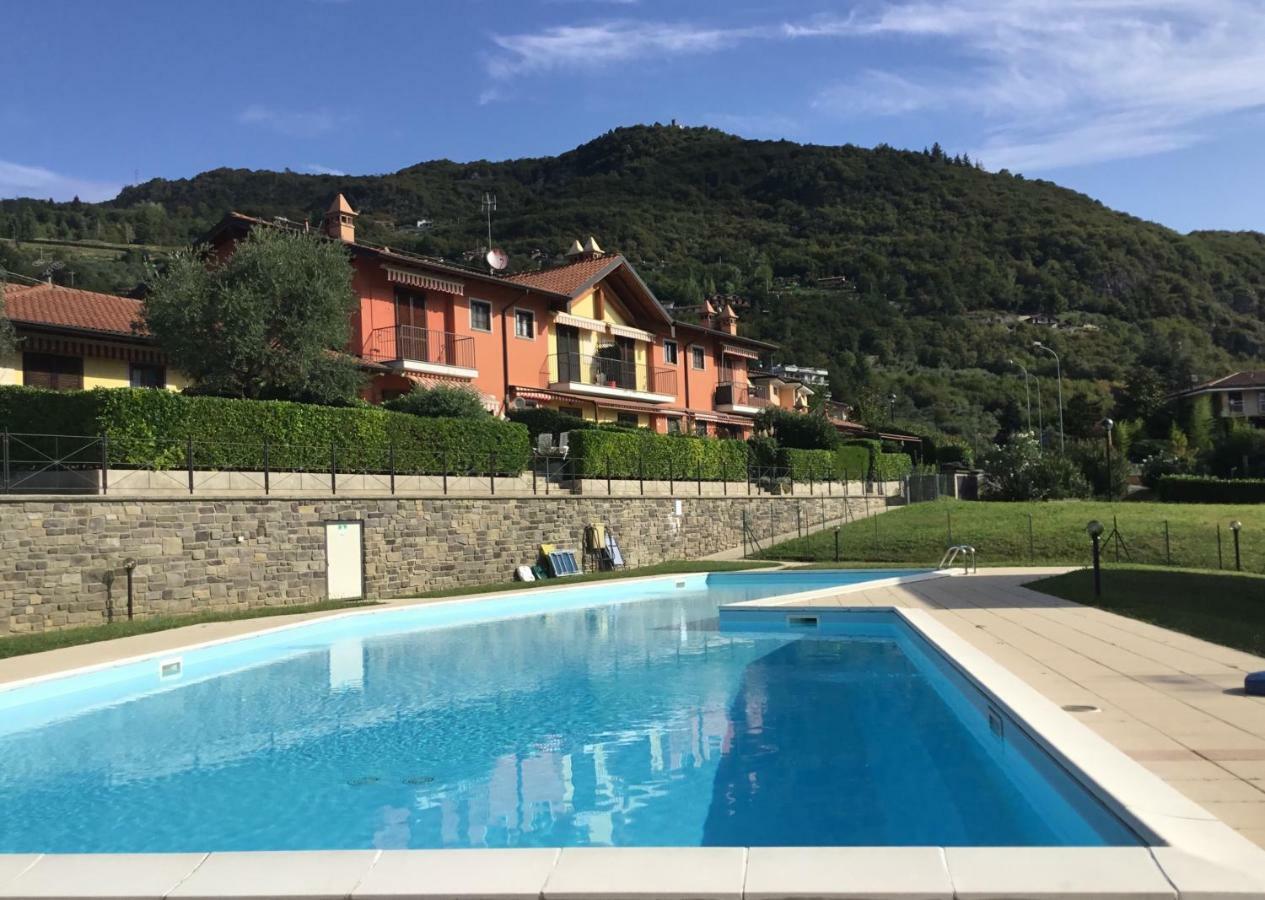 Irina'S House With View On Like And Swimming Pool Lägenhet Riva di Solto Exteriör bild